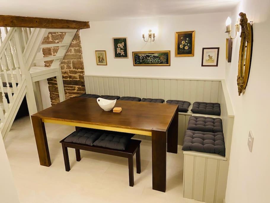 The Owl House Cottage Welsh Newton Common Bagian luar foto