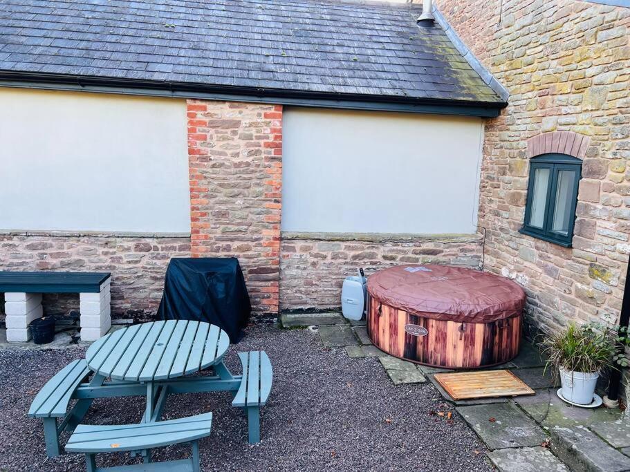 The Owl House Cottage Welsh Newton Common Bagian luar foto