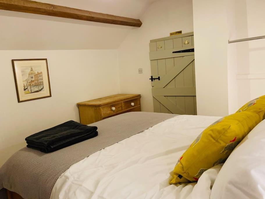 The Owl House Cottage Welsh Newton Common Bagian luar foto